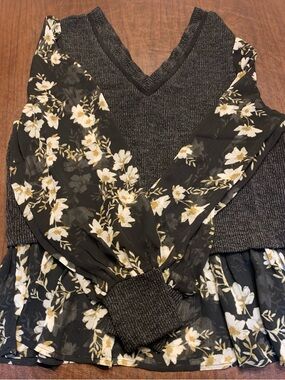 Maurices Womens Size Medium Sweater With Sheer Sleeves